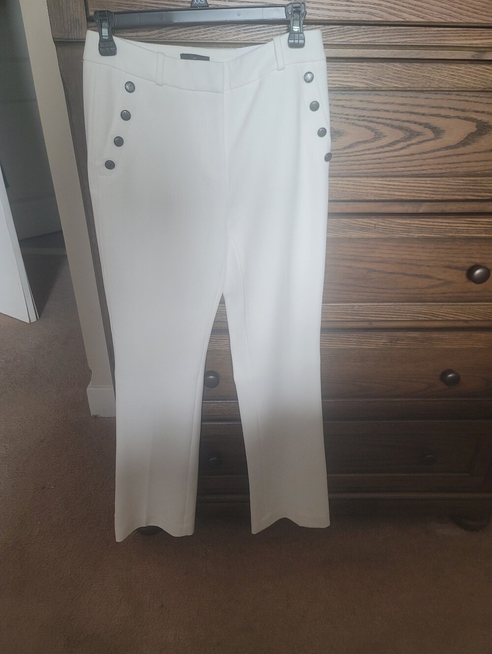 WHBM Cropped White Button-Detail  Pants